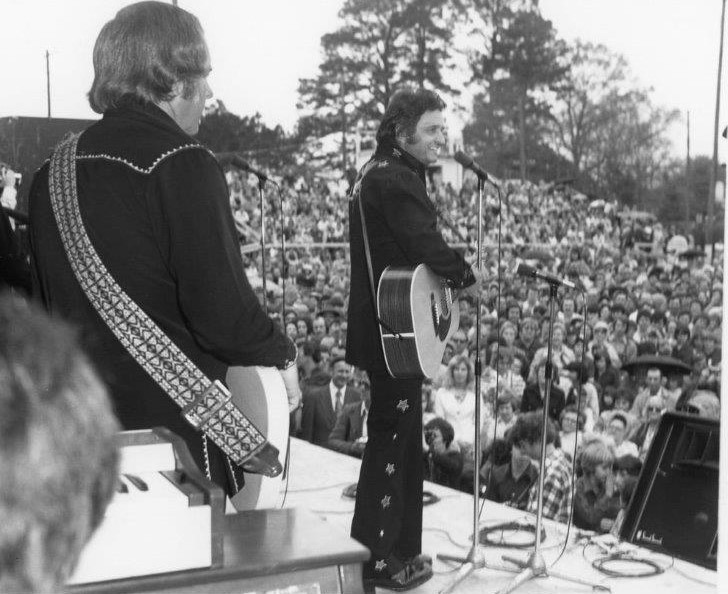Free Range Conversations, Episode 19: Johnny Cash's 1976 Suit